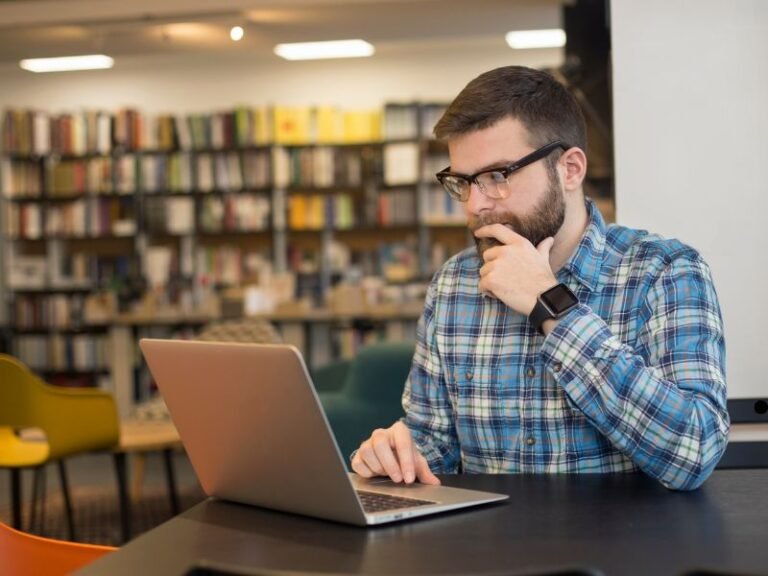 Como encontrar servicos profissionais confiaveis na internet